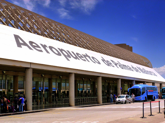Kindersitz am Flughafen Palma Mallorca Abholung