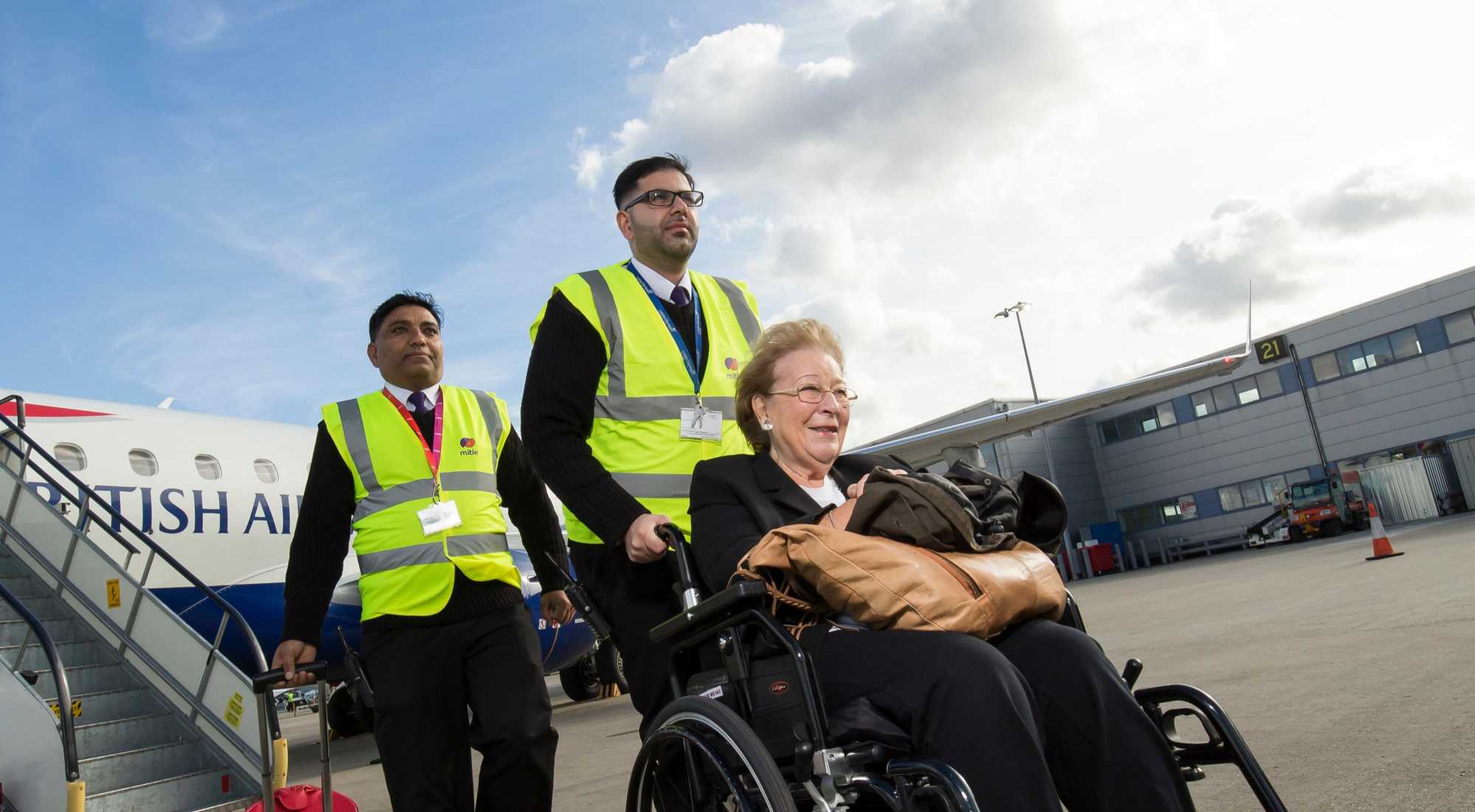asistencia a pasajeros con movilidad reducida en el aeropuerto de Mallorca