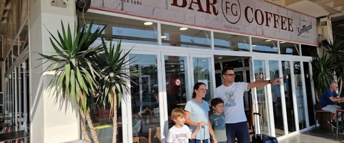 Palma Airport meeting point Bar Oasis Mallorca